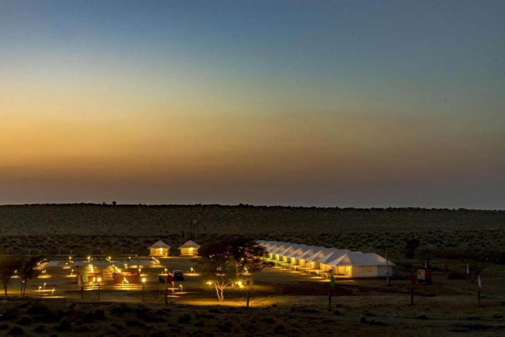 Golden Sandstone Hotel Desert Safari Campジャイサルメール エクステリア 写真