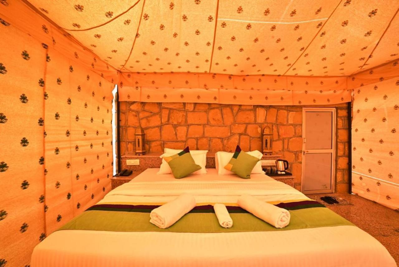 Golden Sandstone Hotel Desert Safari Campジャイサルメール エクステリア 写真