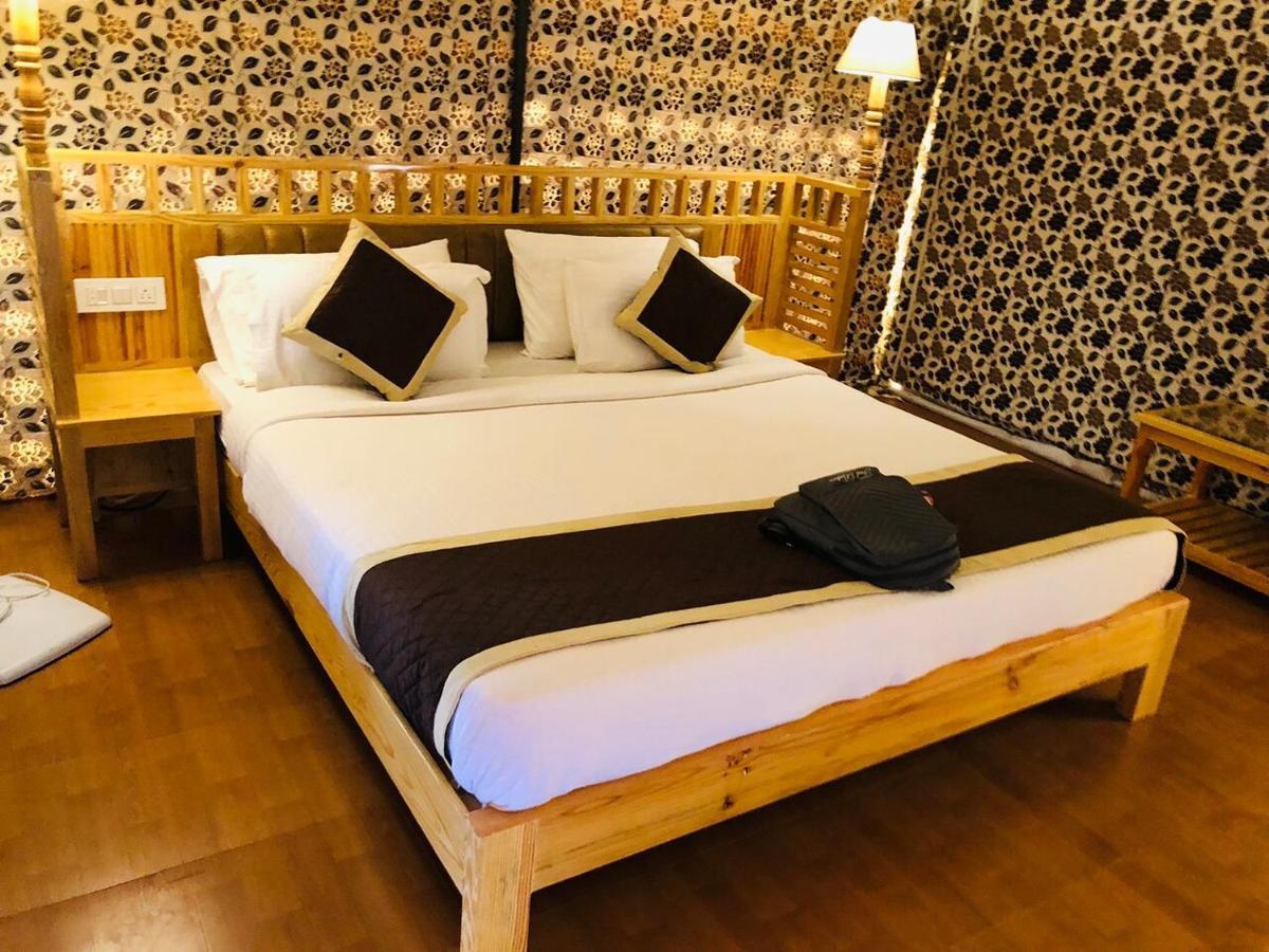 Golden Sandstone Hotel Desert Safari Campジャイサルメール エクステリア 写真